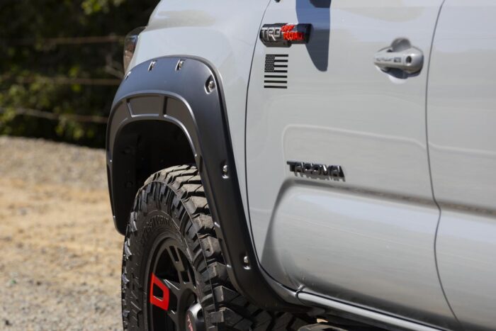 Fender Flares | Defender | 040 Super White | Toyota Tacoma 2WD/4WD (16-23)